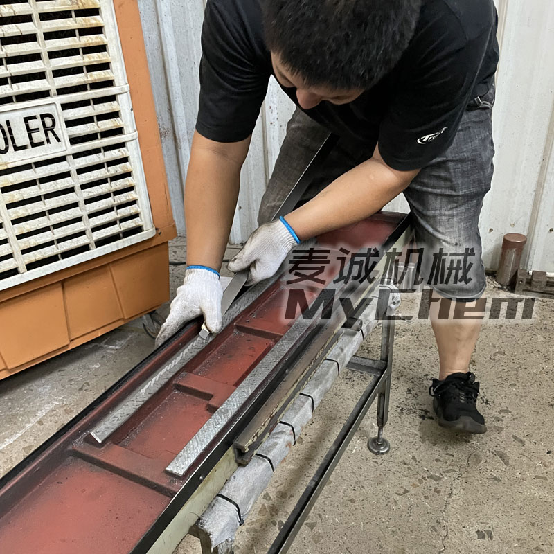 苏州磨床导轨铲刮618手摇磨床X轴Y轴导轨维修苏州黄桥用户